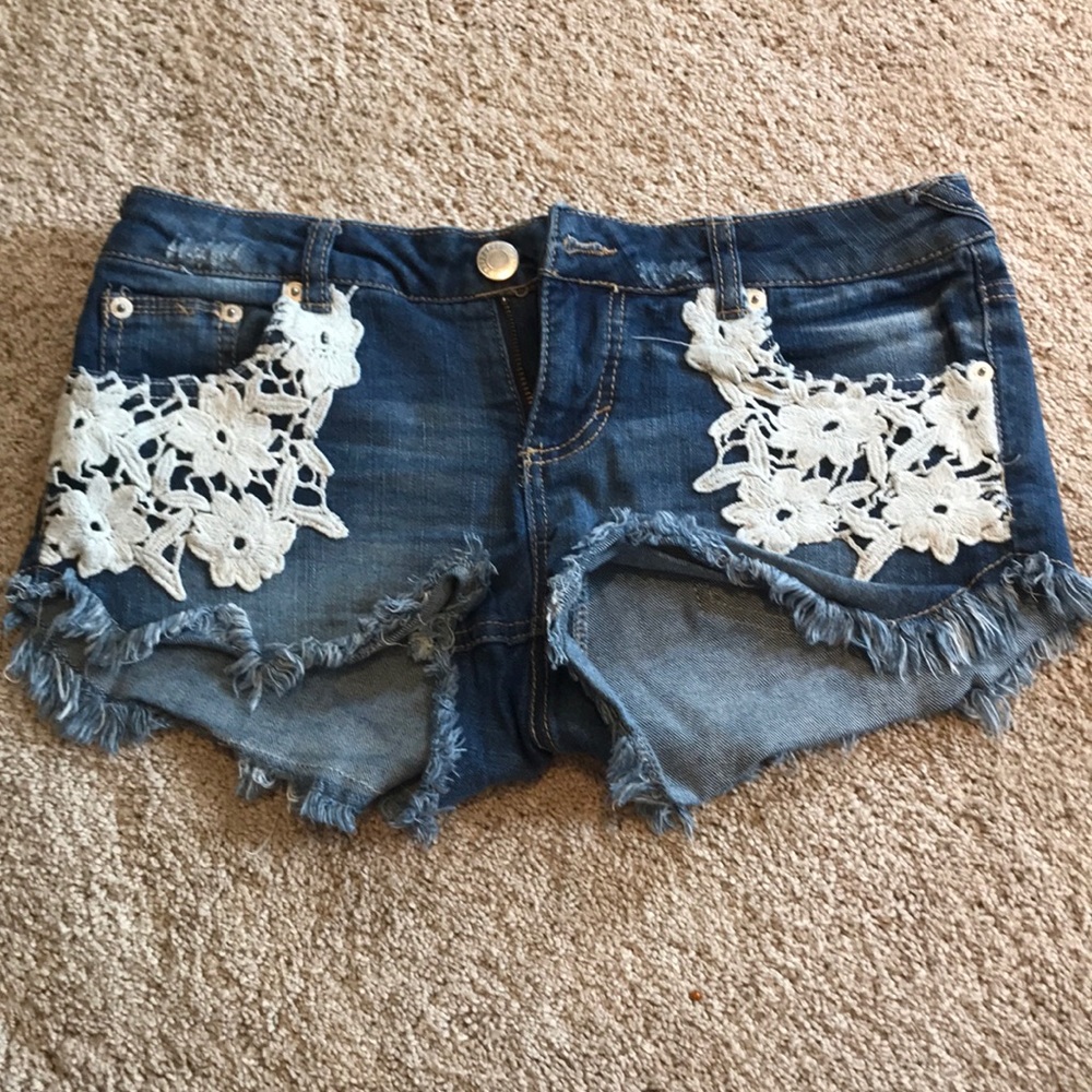 Jean shorts with lace